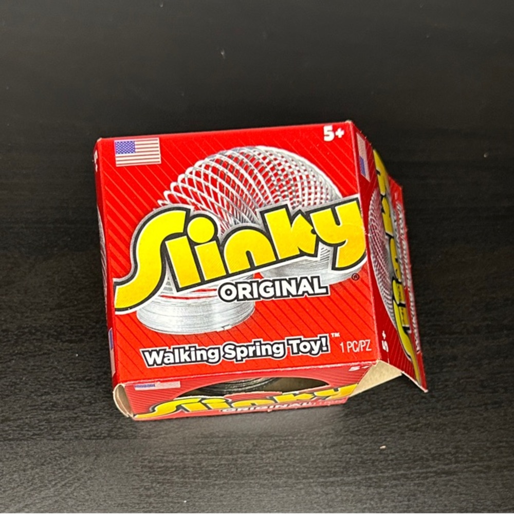 Slinky Original Walking Spring Toy - Picture 2 of 7